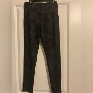Danskin Black Patterned Active Leggings with pockets